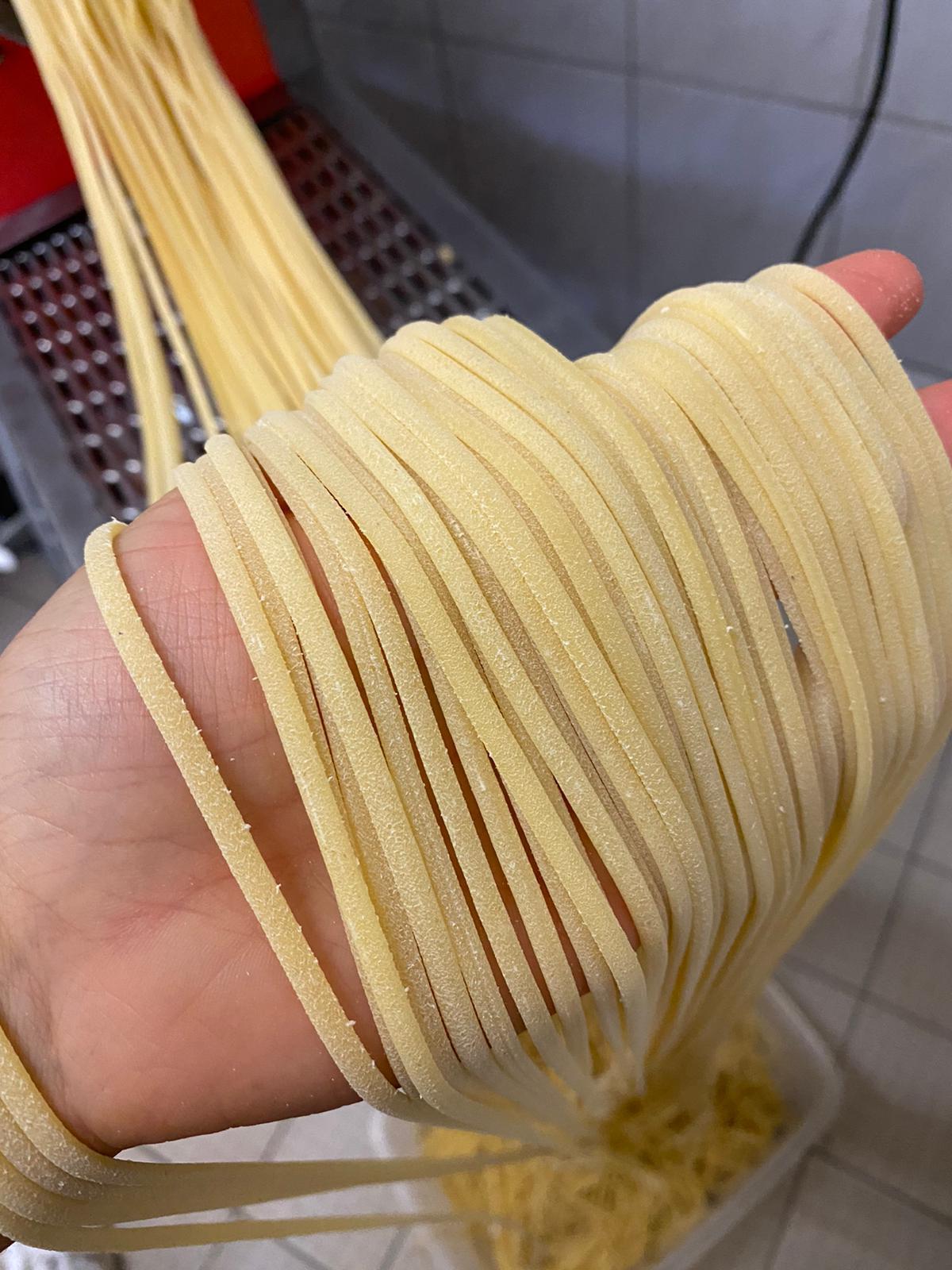 Frisch geschnittene Tagliolini